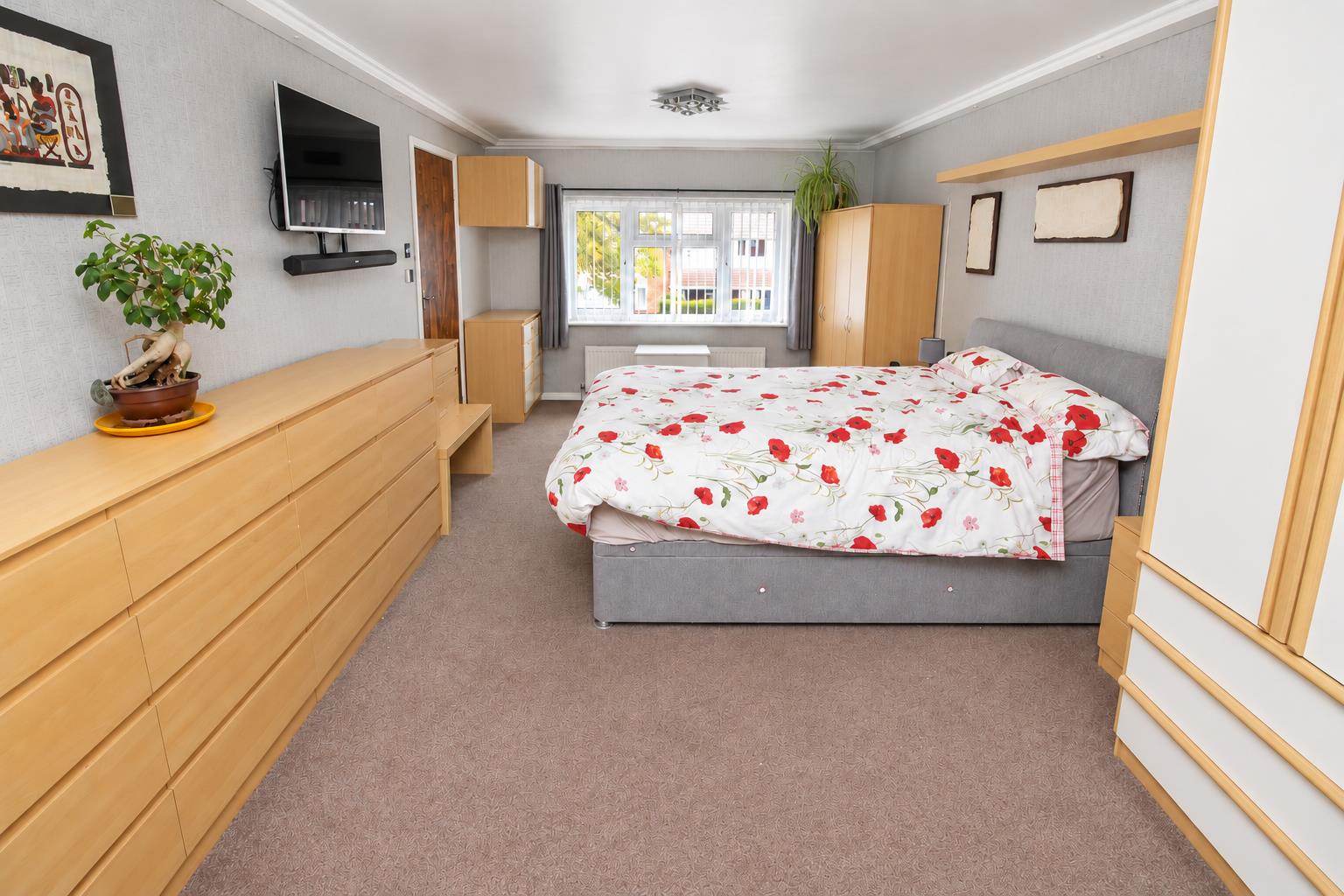 Fullbrook Crescent, Tilehurst, Reading